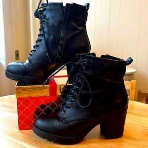 Motorcycle boots